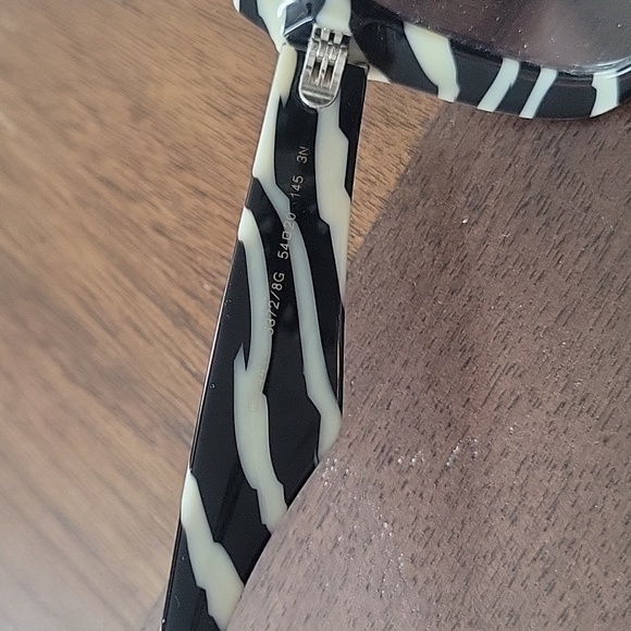 Dolce & Gabbana DG 4414 Black Animal Print/Grey Shaded 54/20/145 Sunglasses - Picture 5 of 5